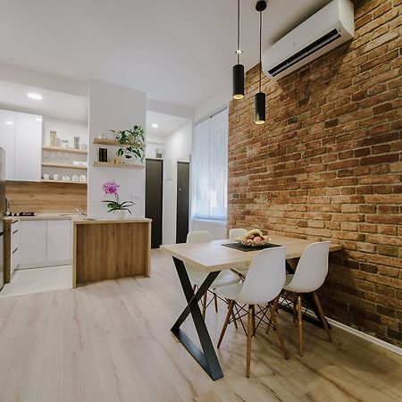Apartment British Square With Parking Загреб Номер фото
